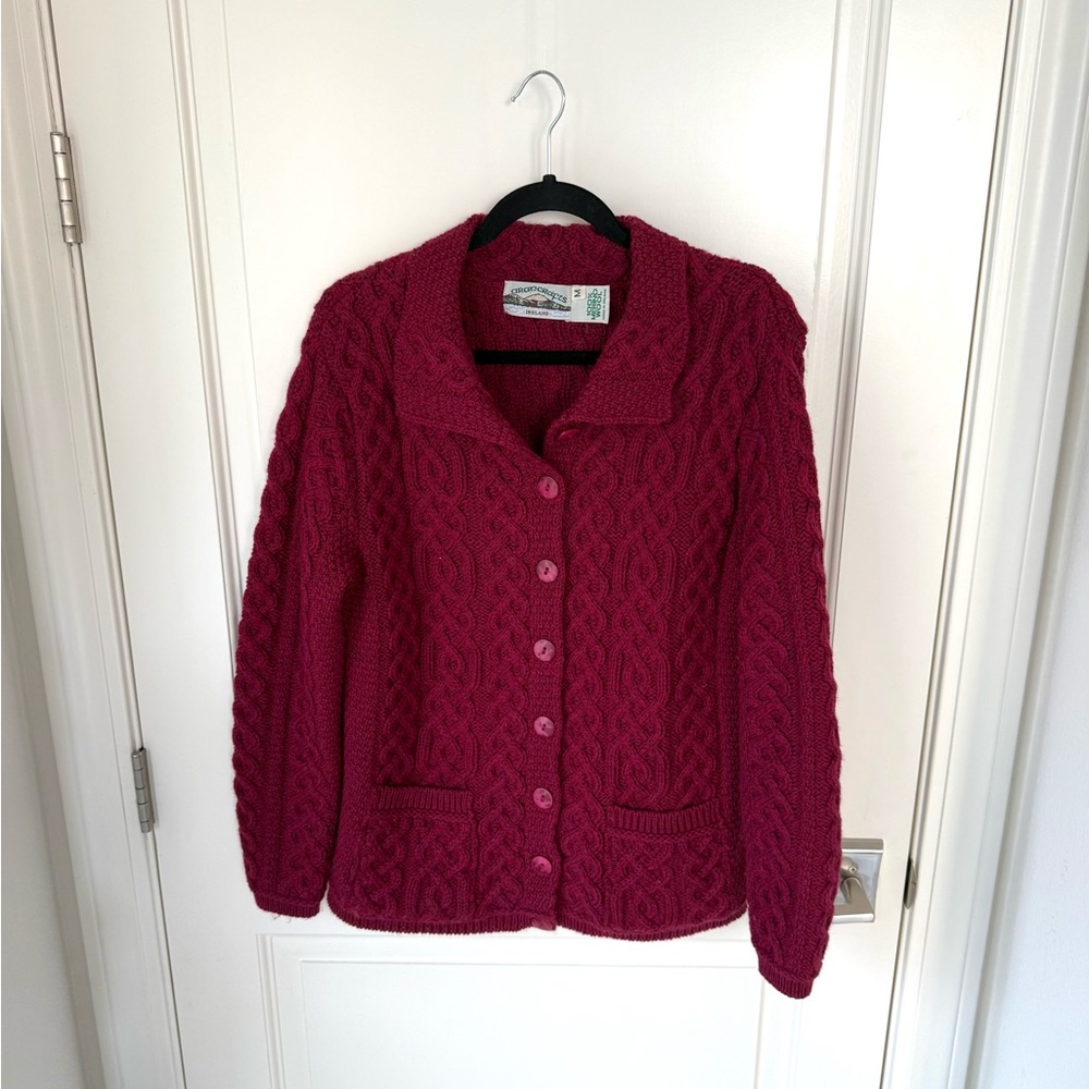 Aran Crafts Ireland Merino Wool Cranberry Red Yarn Cable Knit Cardigan HOLE Med.